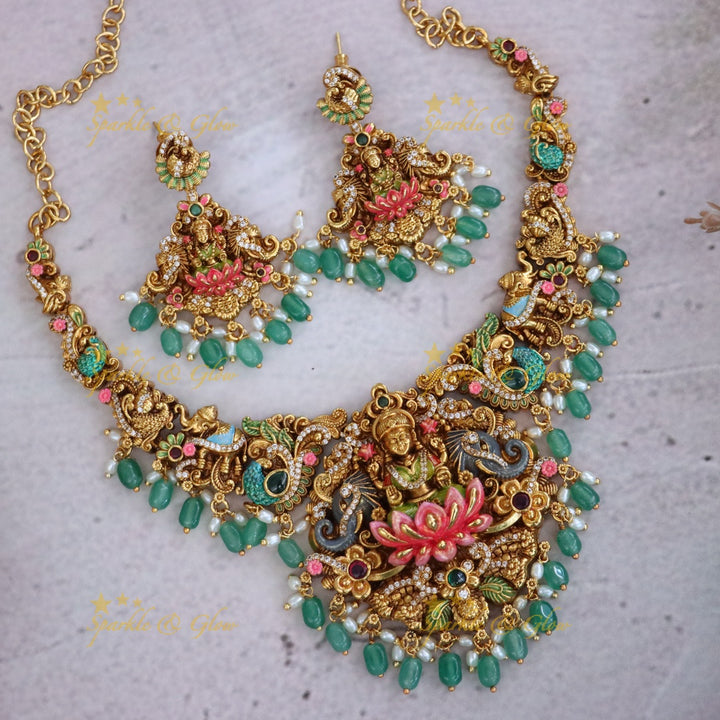 Exquisite Temple Short Necklace for Festive Glamour