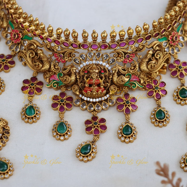 Exquisite Gold Temple Choker Necklace for Weddings