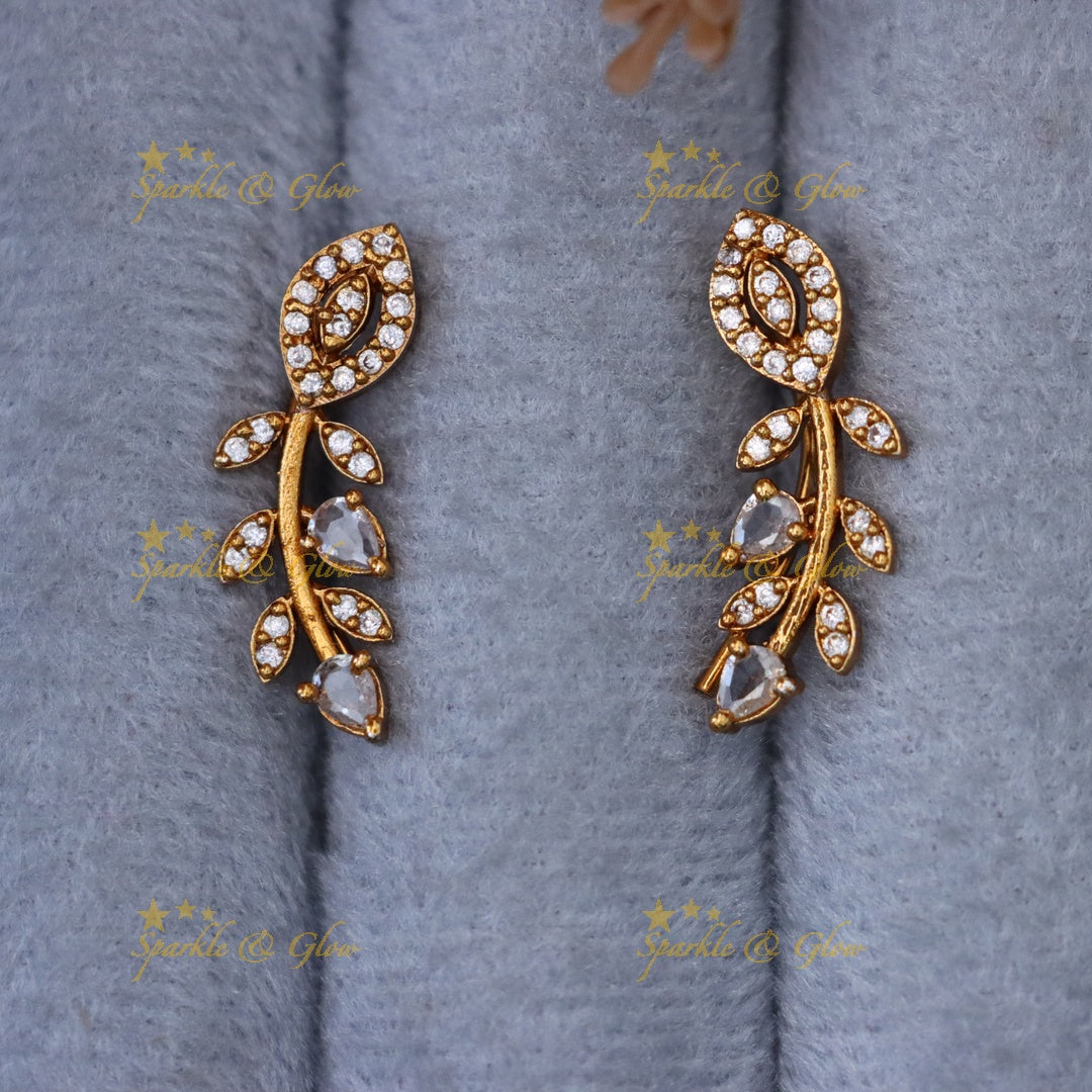 Elegant Gold Earcuff for Weddings & Festive Glam
