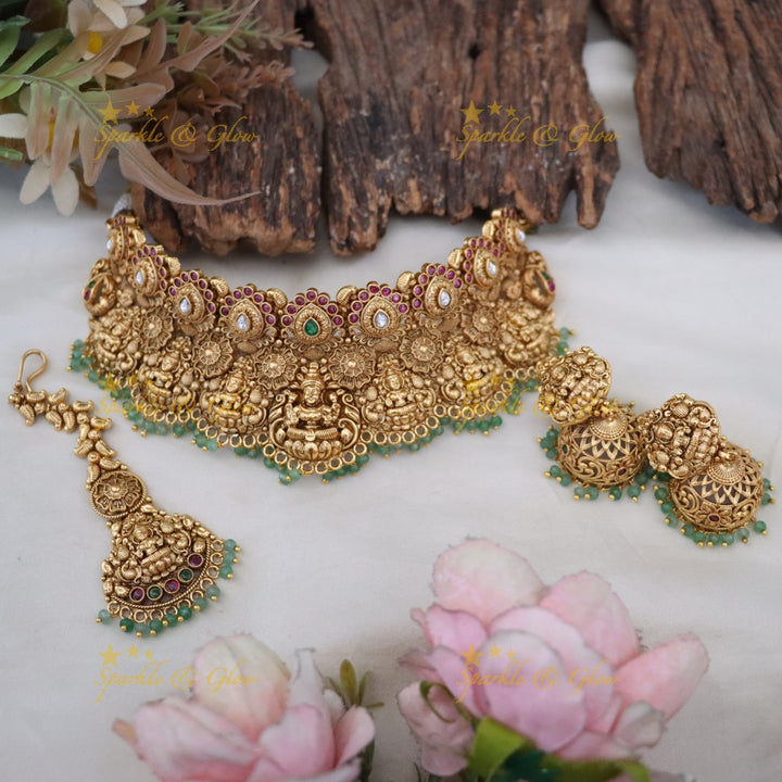 Exquisite Gold Temple Choker Necklace for Celebrations