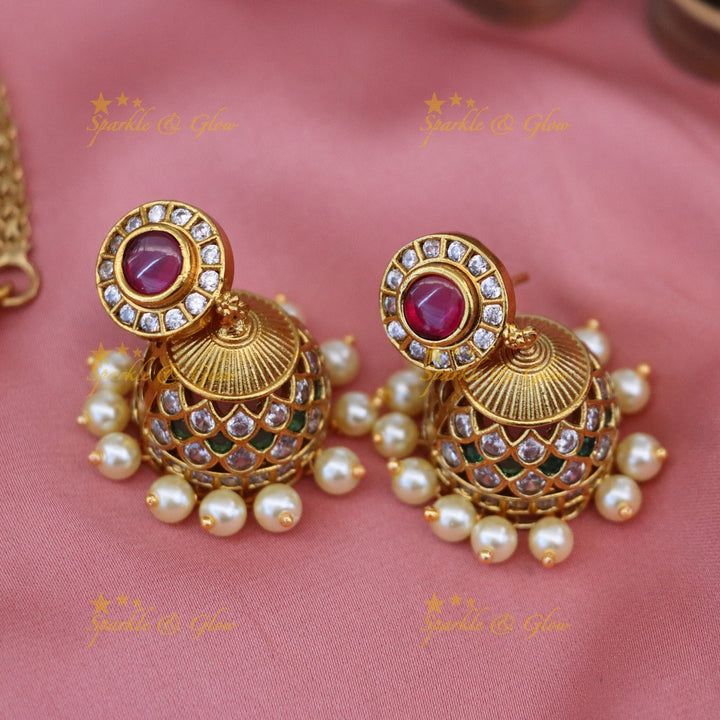 Exquisite Gold Choker Necklace with Pearls & Pink Jewels