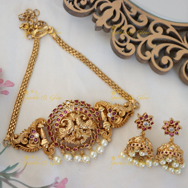 Exquisite Gold Choker Necklace for Celebrations