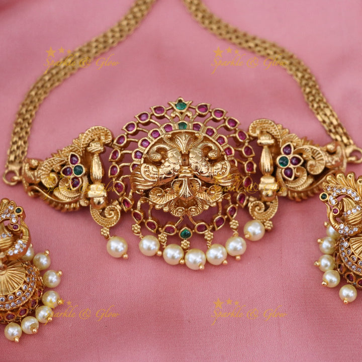Exquisite Gold Choker Necklace for Celebrations