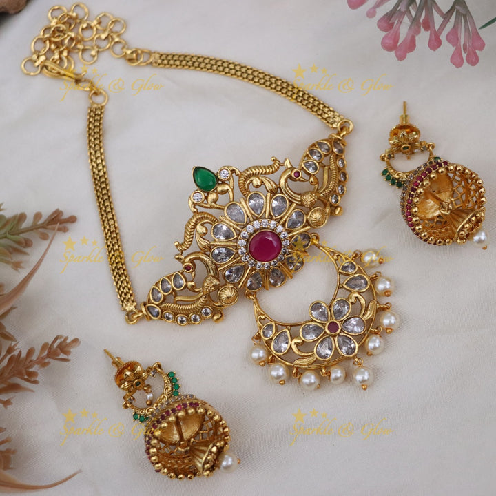 Exquisite Gold Plated Choker Necklace for Festive Glam