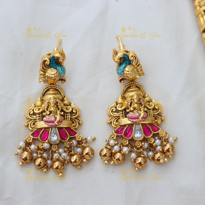 Exquisite Lakshmi Pearl Necklace for Weddings