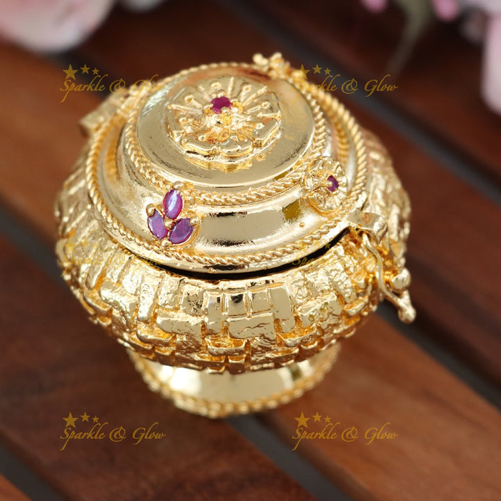 Exquisite Gold Kumkum Box for Festive Occasions