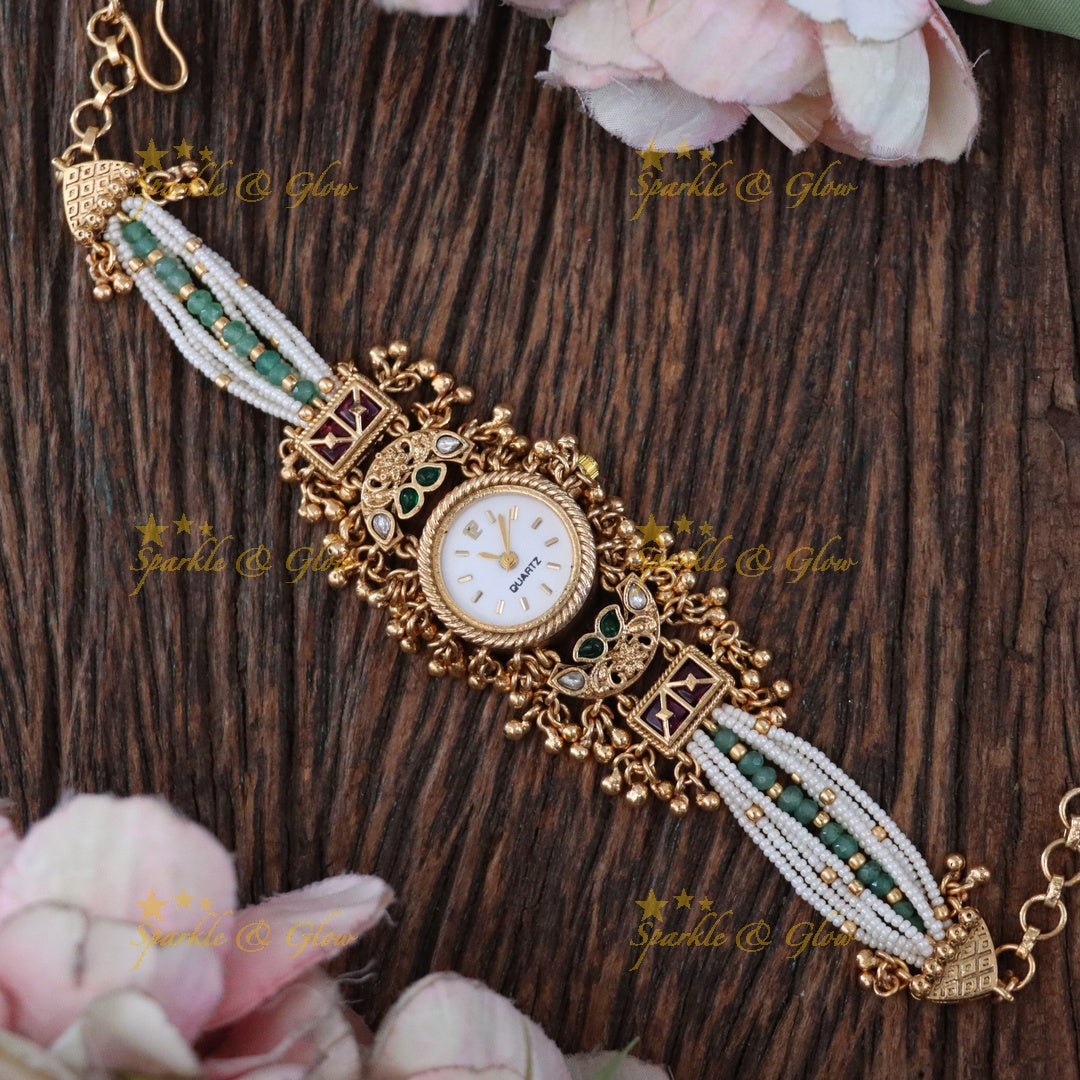 Elegant Gold Heritage Bracelet Watch - Timeless Beauty