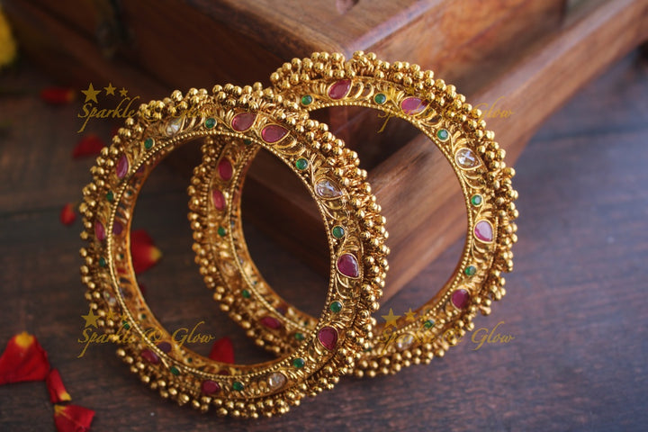 Gold alike antique kada type ghungroo bangles