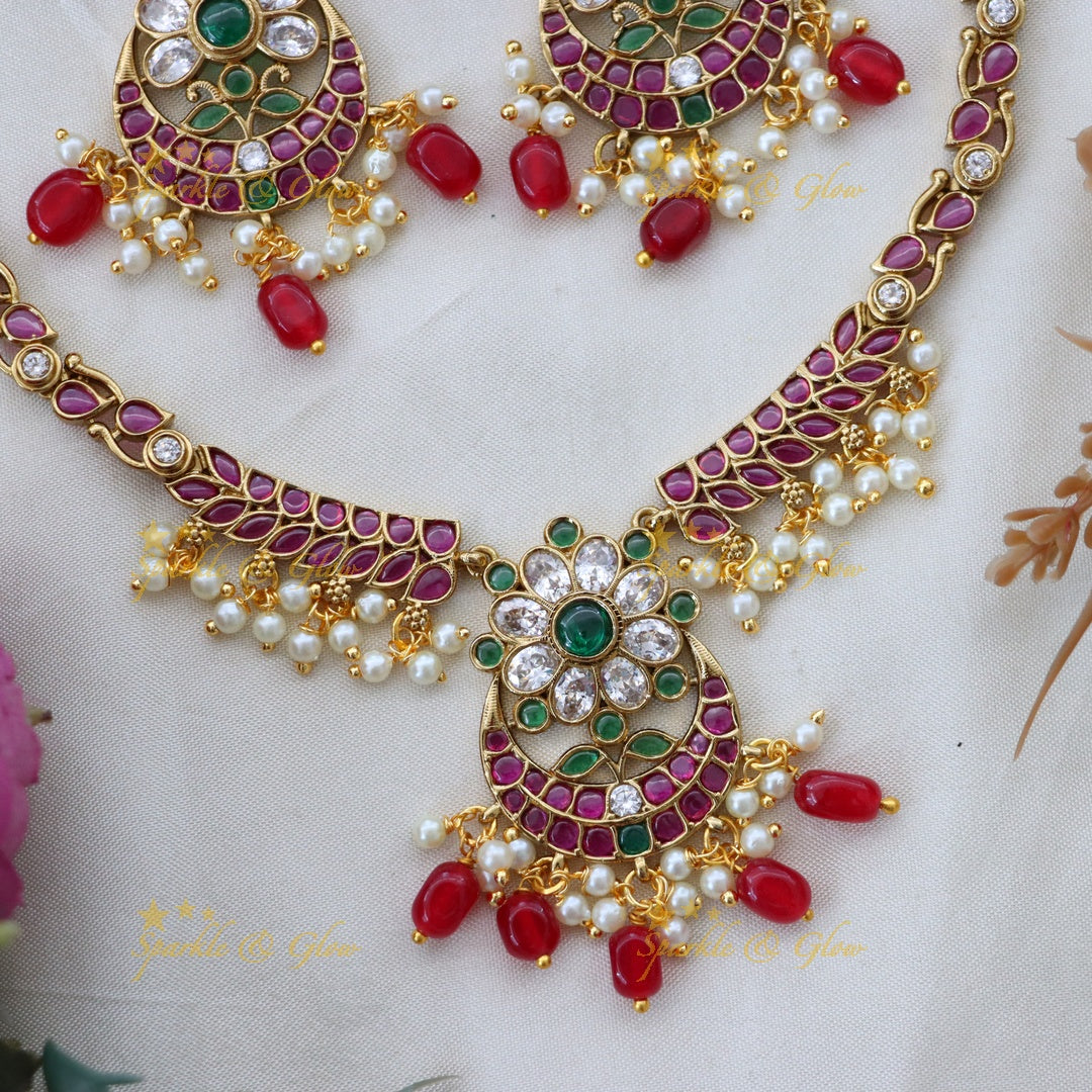 Exquisite Gold-Plated Short Necklace Set with Earrings