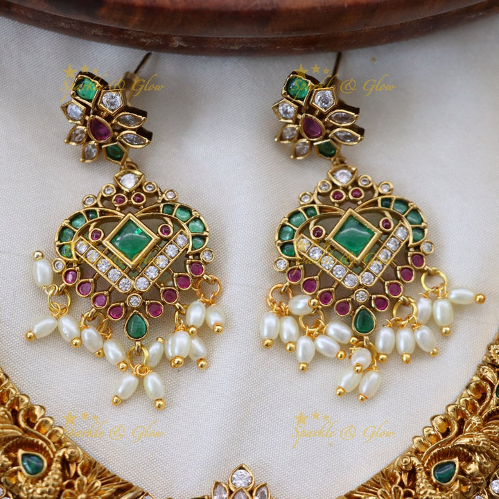 Stunning Festive Gold-Tone Necklace & Earring Set