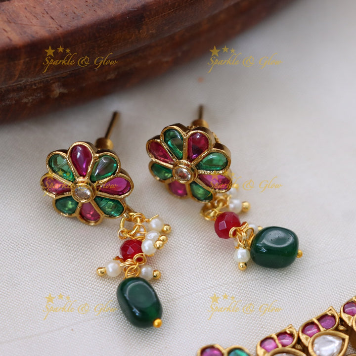 Exquisite Gold-Tone Kundan Short Necklace Set