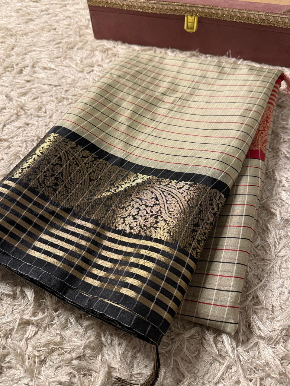 Exquisite Banarasi Silk Saree for Weddings