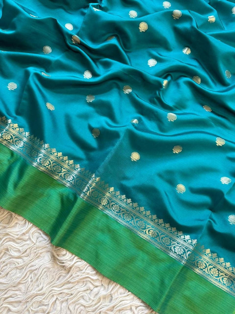 Elegant Black & Green Tissue Organza Saree for Festivities