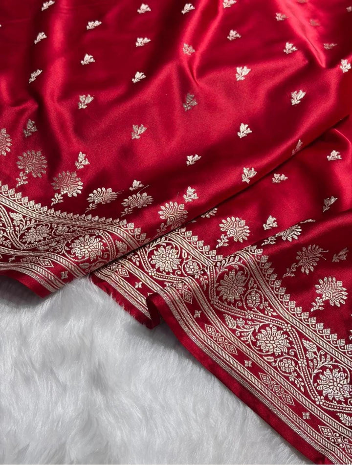 Exquisite Banarasi Mushru Saree - Festive Elegance