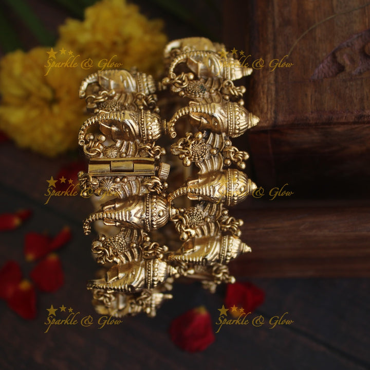 Gold alike antique Ganesha carved screw bangles