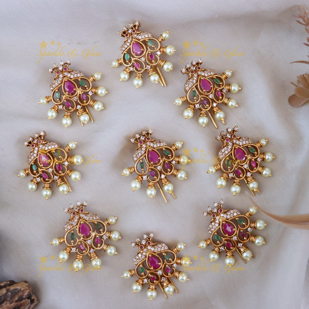 Exquisite Gold Hairpin - Perfect for Festive Occasions