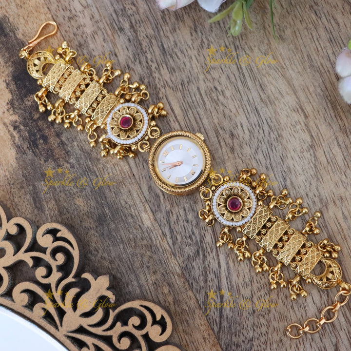 Exquisite Gold-Plated Festive Bracelet Watch