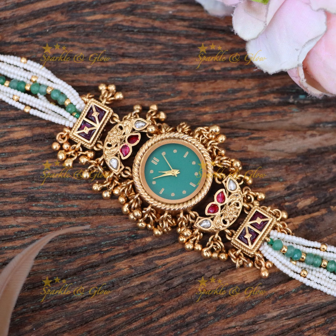 Elegant Gold Heritage Bracelet Watch - Timeless Beauty