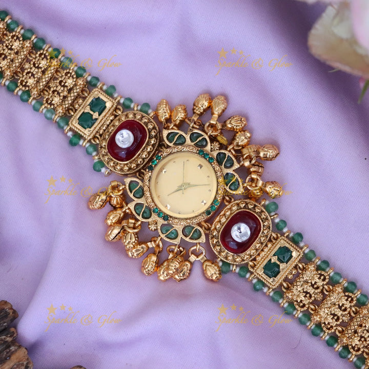 Antique Gold Bracelet Watch – Timeless Elegance