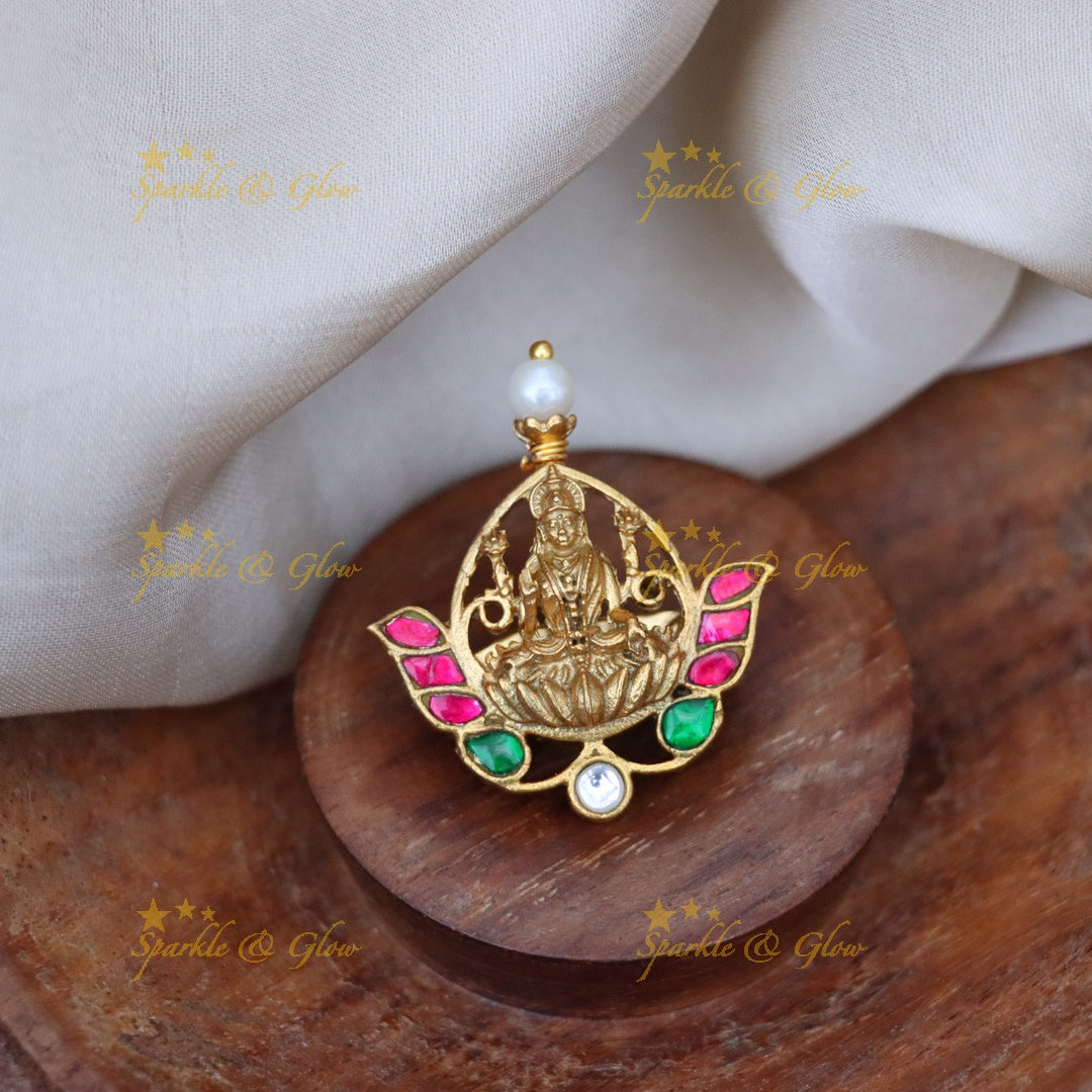 Luxurious Gold Temple Saree Pin with Gemstones