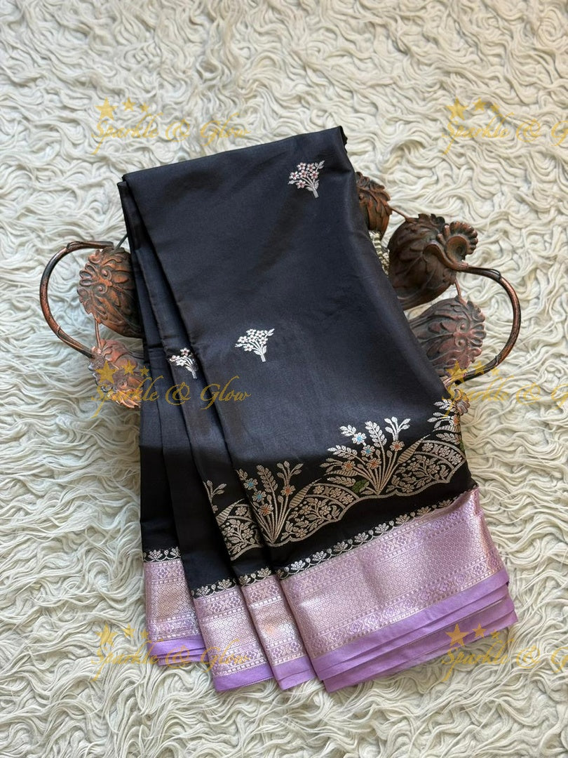 Exquisite Red Banarasi Saree - Perfect for Weddings