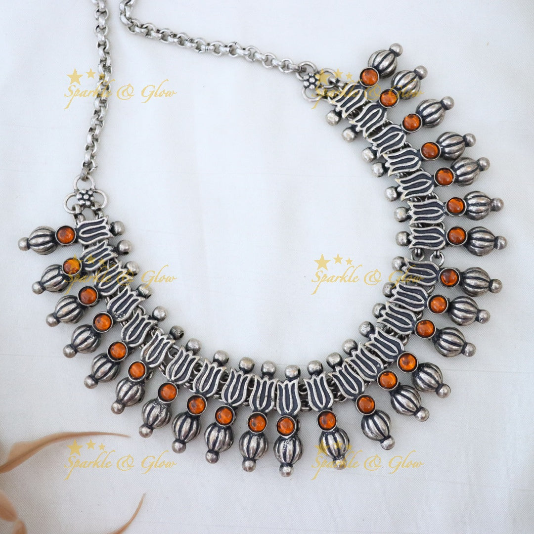 Exquisite Silver Short Necklace for Festive Elegance
