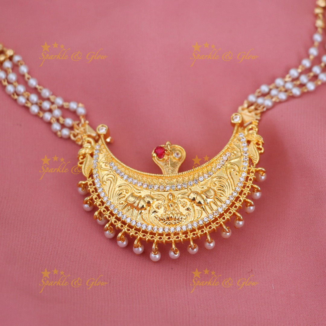 Exquisite Temple-Inspired Pendant Necklace Set