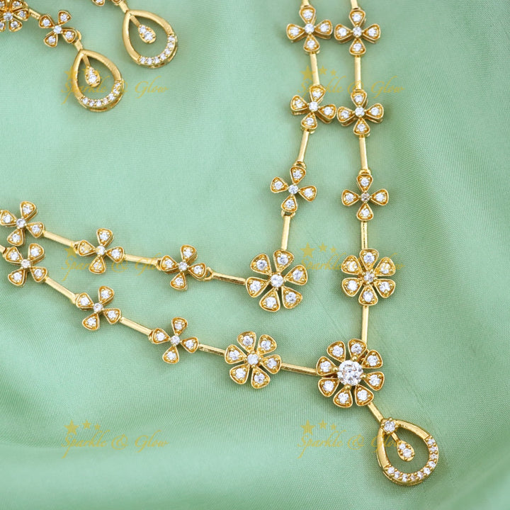 Exquisite Floral Gold Necklace for Celebrations