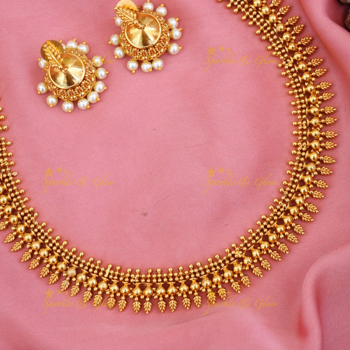 Exquisite Gold-Tone Necklace Set for Elegance