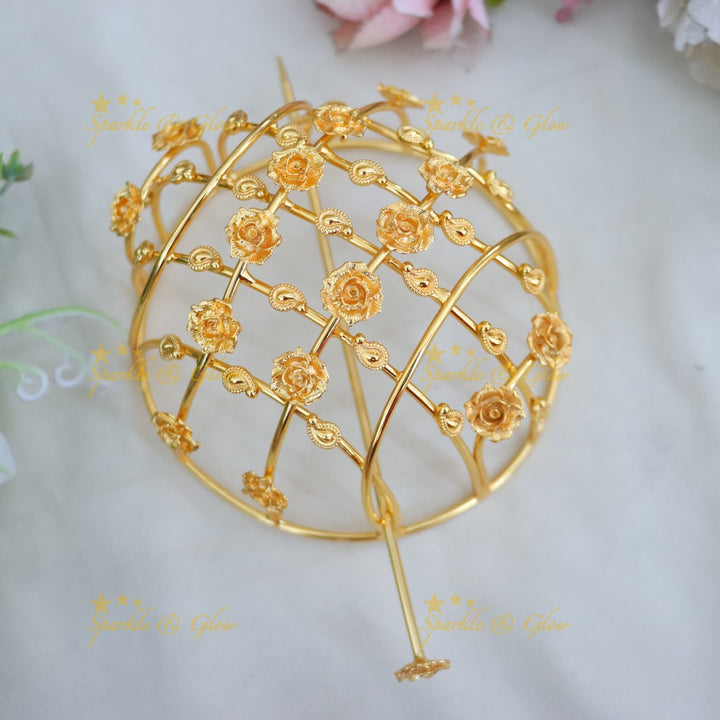 Opulent Gold Floral Hair Accessory for Festive Moments