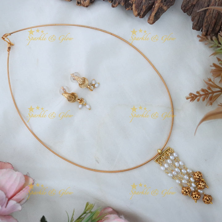 Golden Elegance Necklace Set for Festivals & Weddings