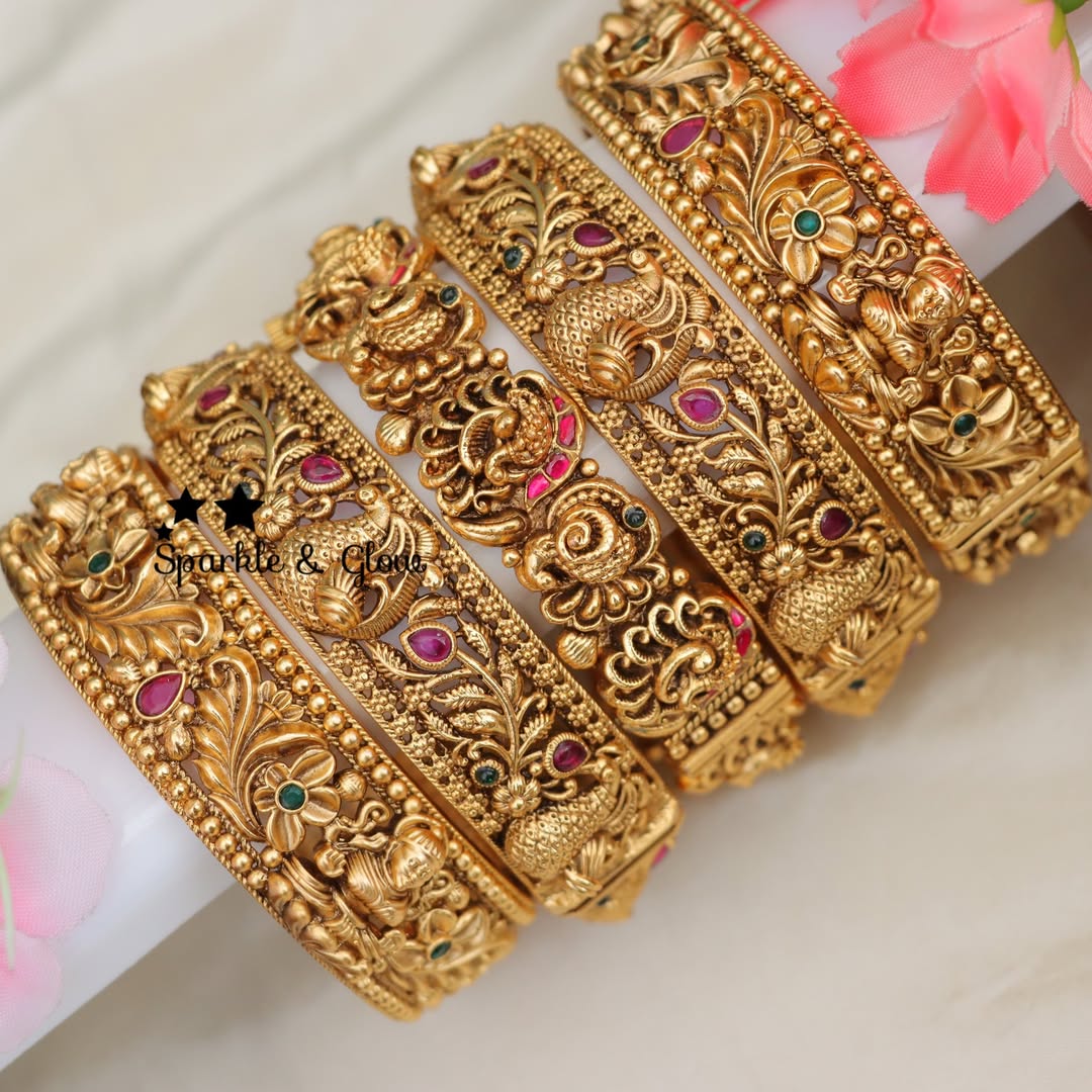 Exquisite Peacock Bangle Set - Traditional Elegance
