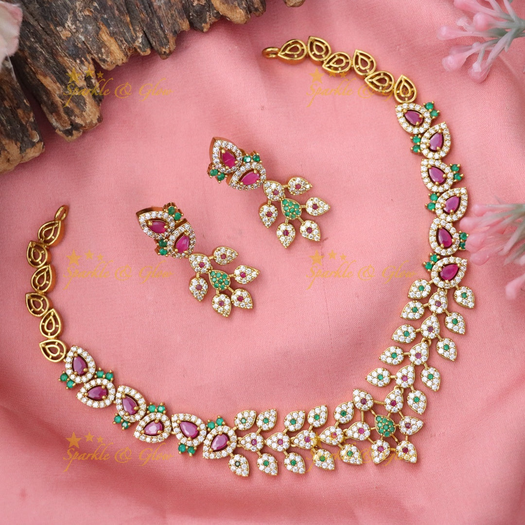 Elegant Gold and Gemstone Necklace Set - Sparkle & Glow