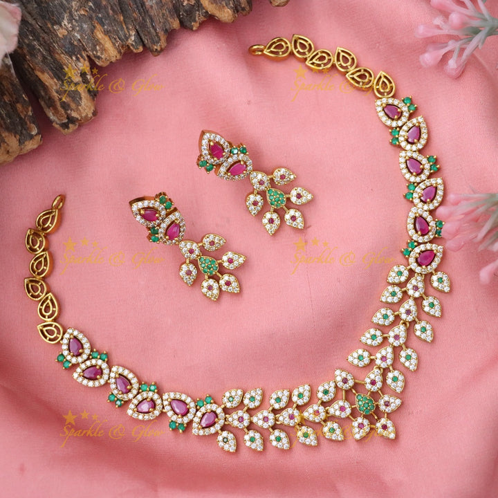 Elegant Gold and Gemstone Necklace Set - Sparkle & Glow