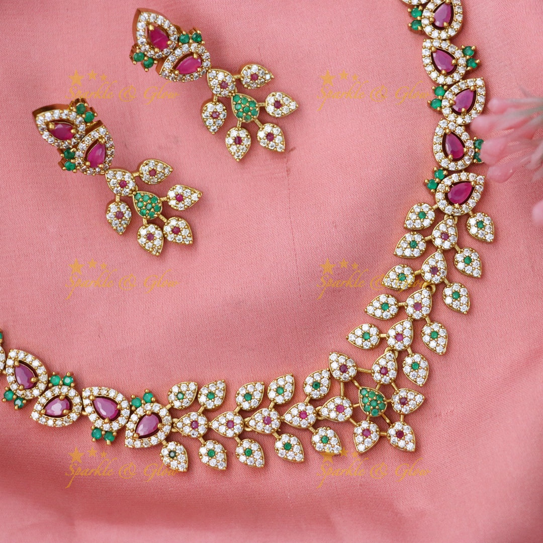 Elegant Gold and Gemstone Necklace Set - Sparkle & Glow