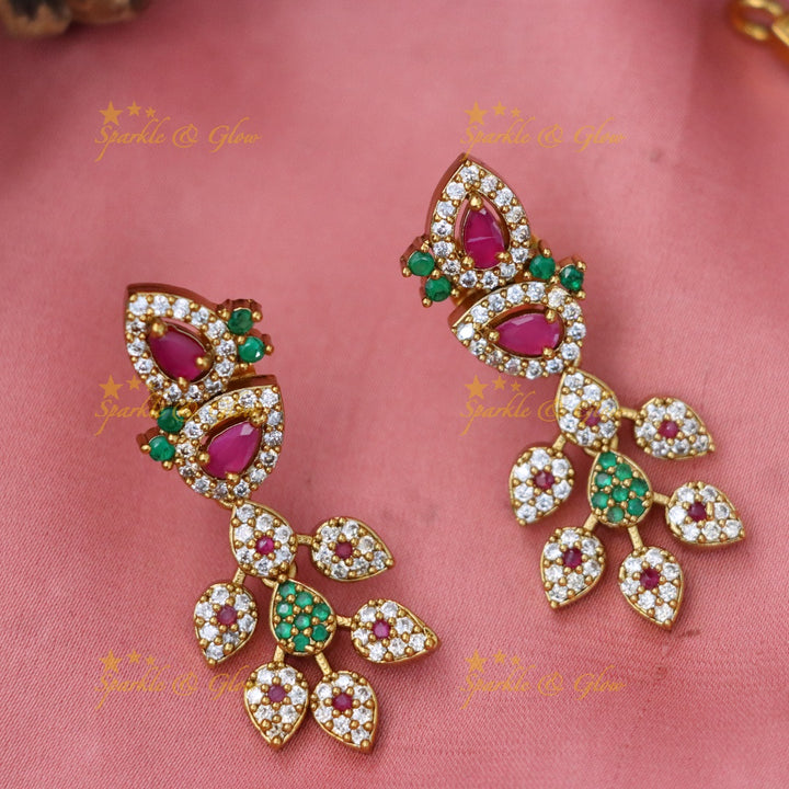 Elegant Gold and Gemstone Necklace Set - Sparkle & Glow