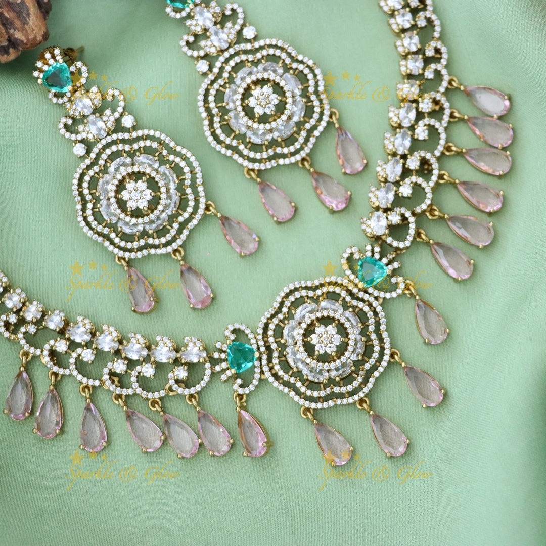 Stunning Short Necklace for Festive Occasions
