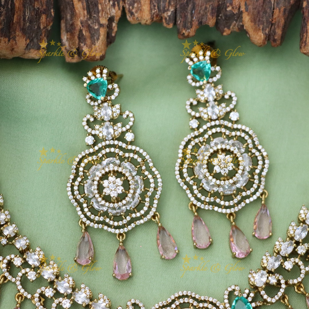Stunning Short Necklace for Festive Occasions
