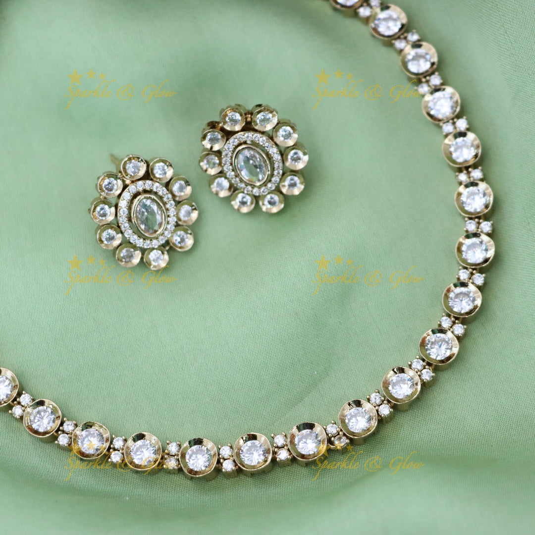Exquisite Kundan Necklace Set - Perfect for Any Occasion