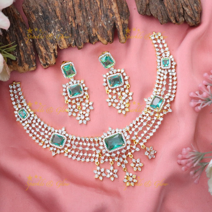 Exquisite Emerald Short Necklace Set with Gold Plating