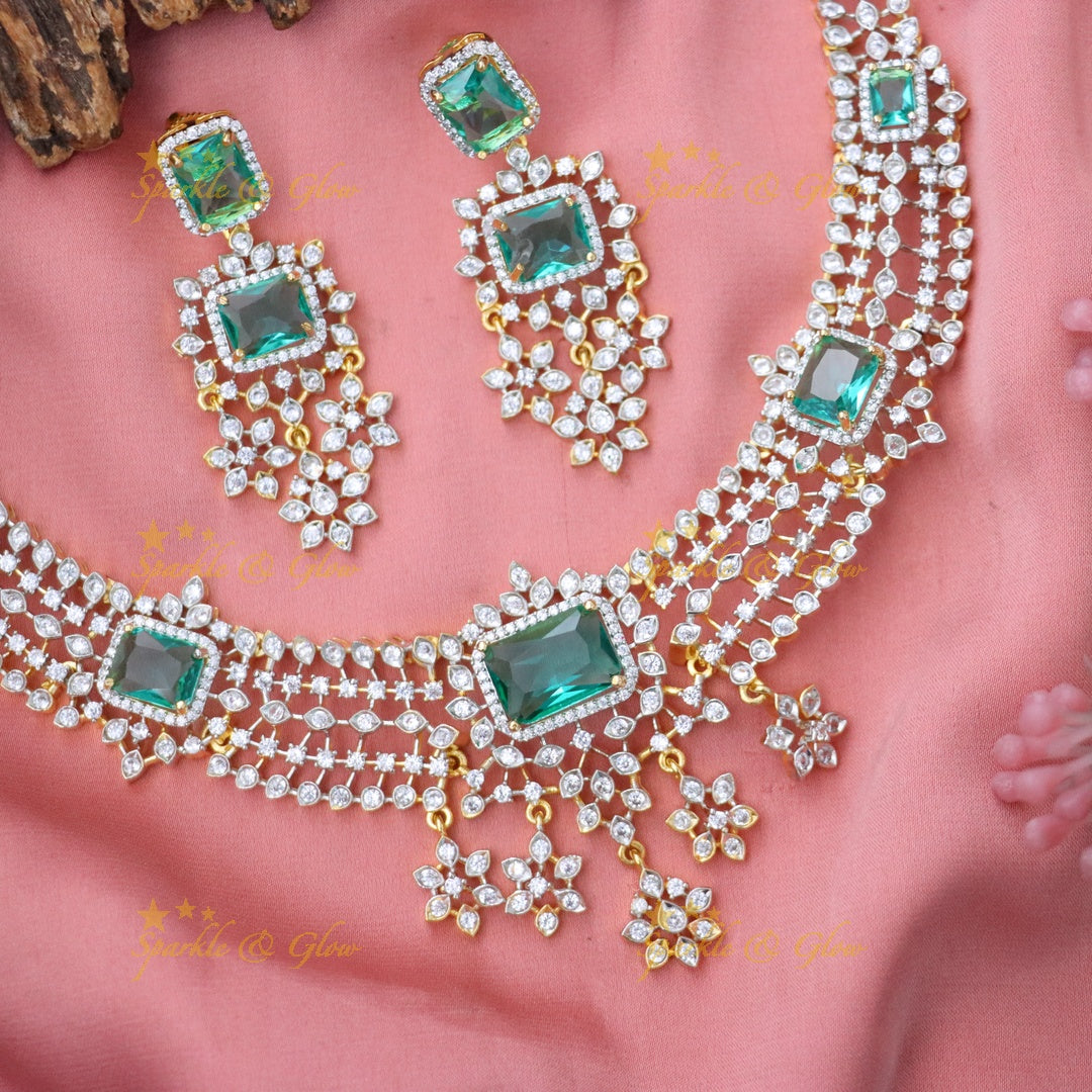 Exquisite Emerald Short Necklace Set with Gold Plating