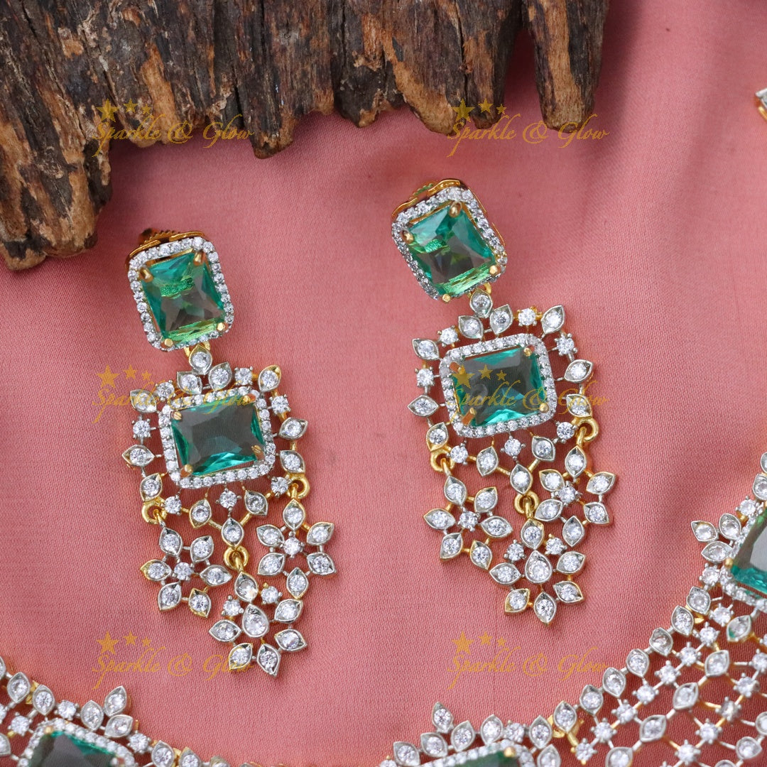 Exquisite Emerald Short Necklace Set with Gold Plating