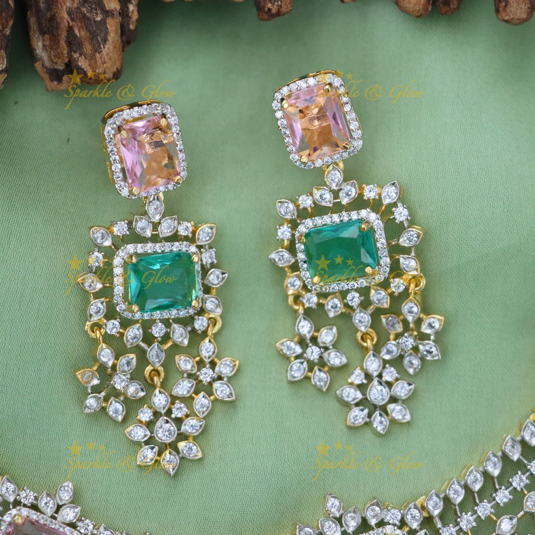 Exquisite Emerald Short Necklace Set with Gold Plating