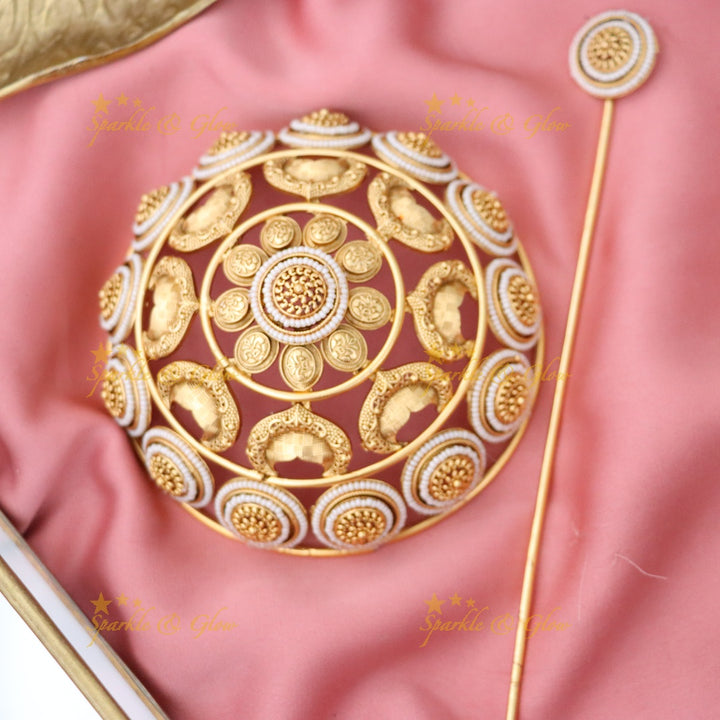 Exquisite Golden Hair Bun for Festive Glamour