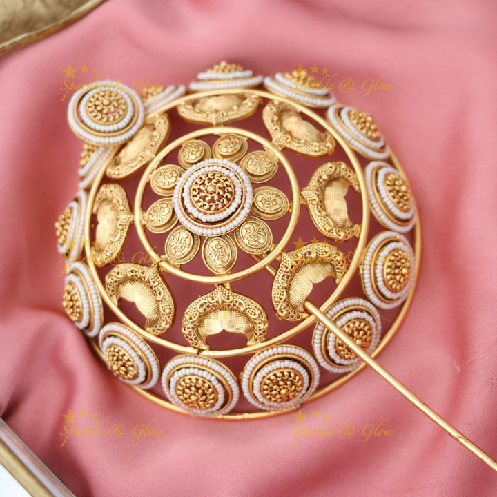 Exquisite Golden Hair Bun for Festive Glamour