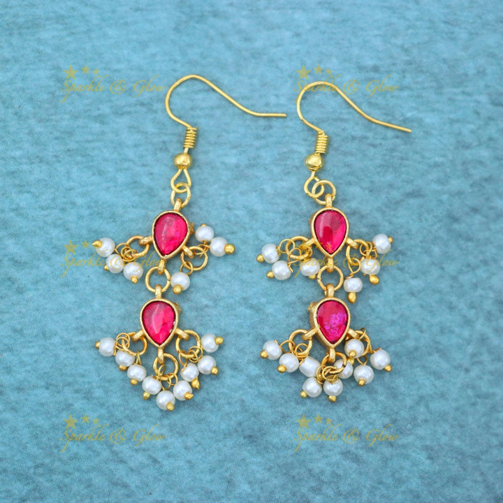 Elegant Gold-Toned Necklace Set with Intricate Design