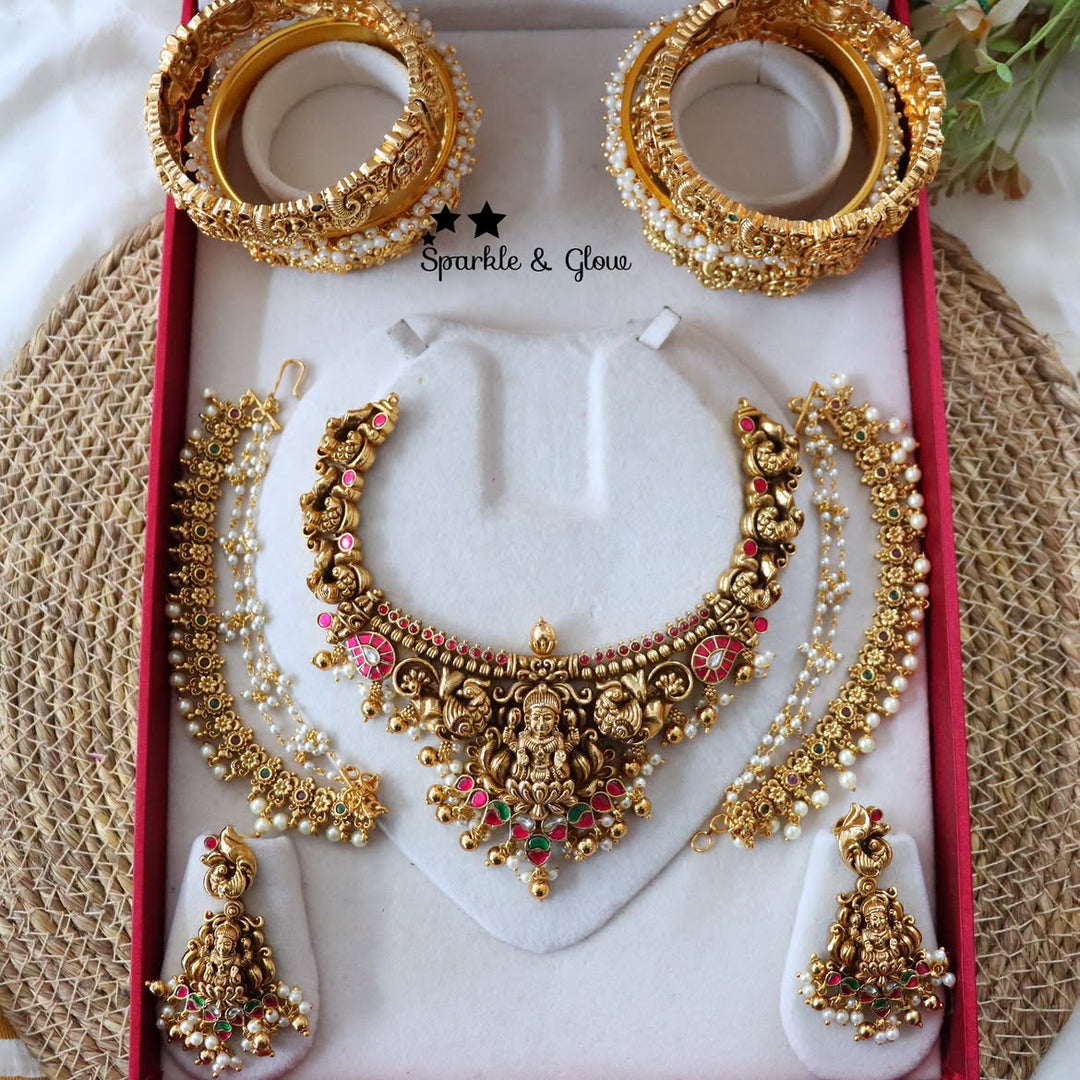 Exquisite Lakshmi Jewellery Set for Brides