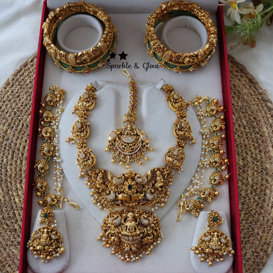 Exquisite Indian Bridal Jewelry Set - Sparkle & Glow
