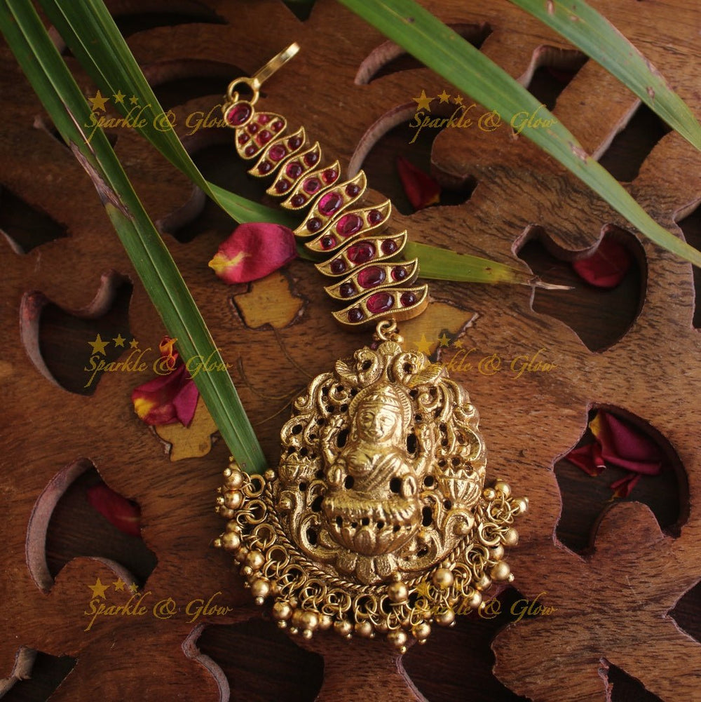 Gold alike Lakshmi single line maang tikka - Kemp Gold - Sparkle and Glow - Kemp Gold - 