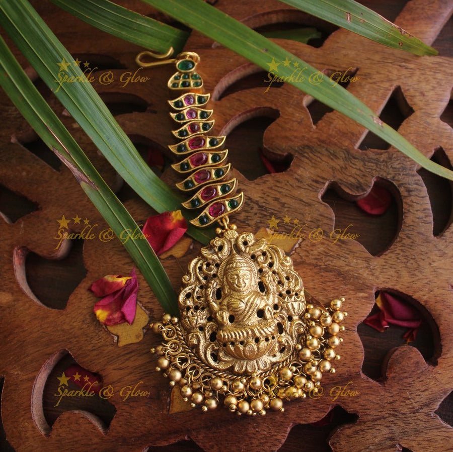 Gold alike Lakshmi single line maang tikka - Kemp Gold - Sparkle and Glow - Multi Gold - 